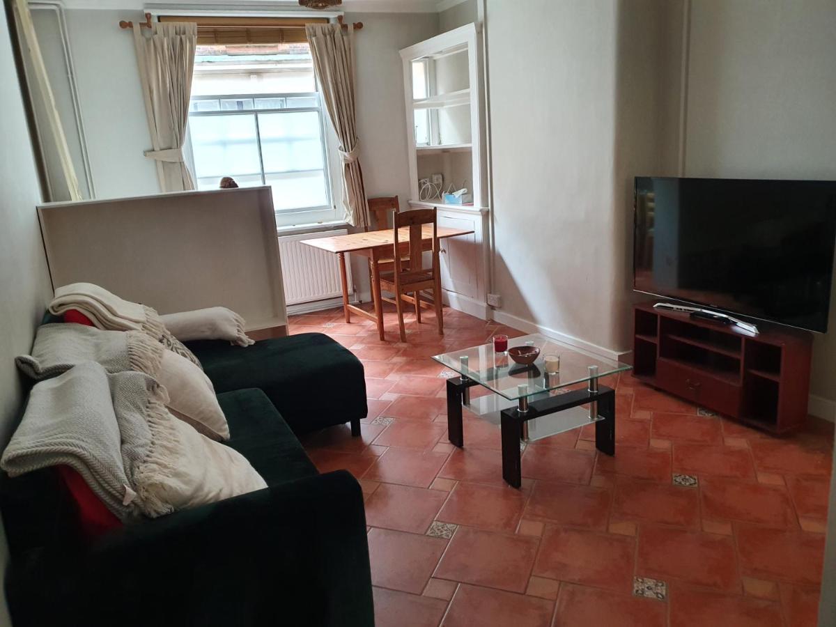 Private Gated 1 Bed Mews Flat in Covent Garden / Central London - Housity