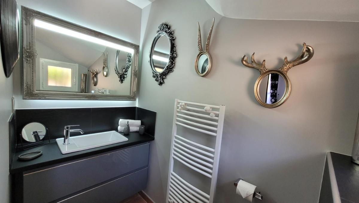 Villa Mimosa - Housity