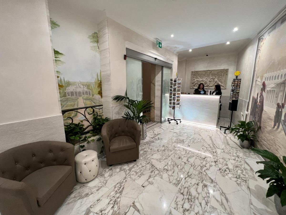 Hotel Le Petit - Housity