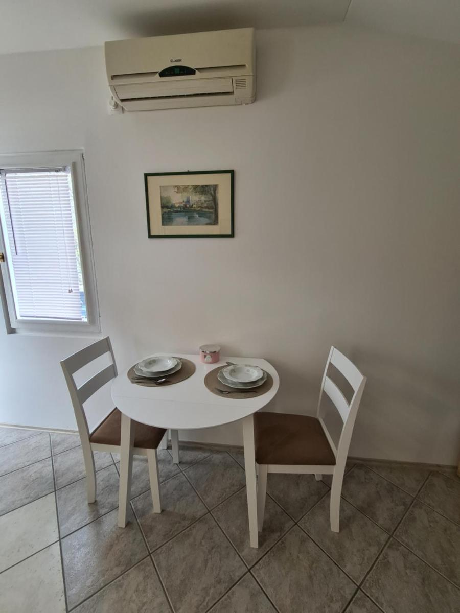 Nikol - Housity