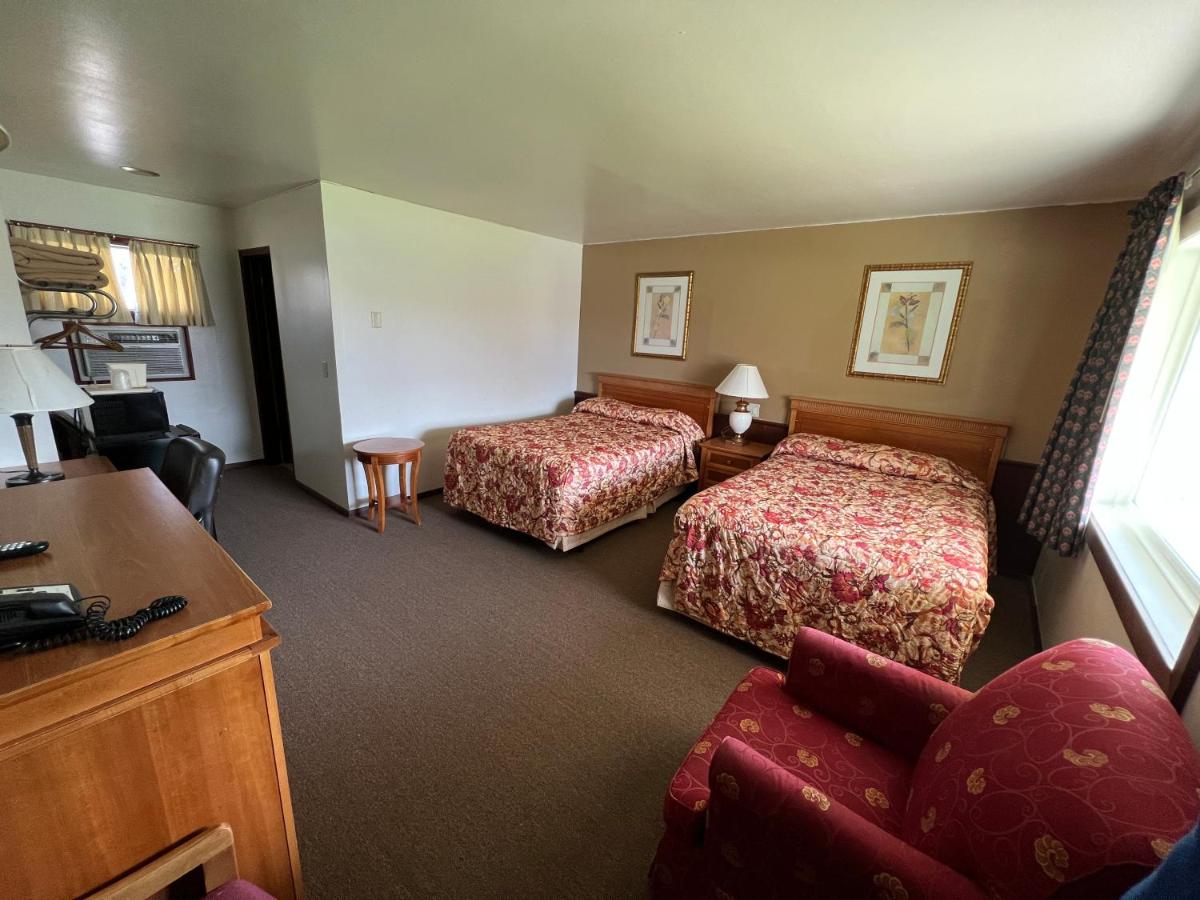 Spinning Wheel Motel - Housity