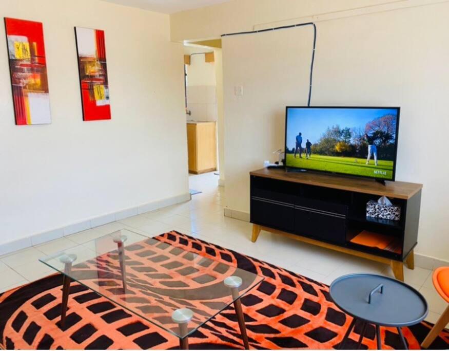 Suitetrails - Lovely apartment near town with WiFi and parking