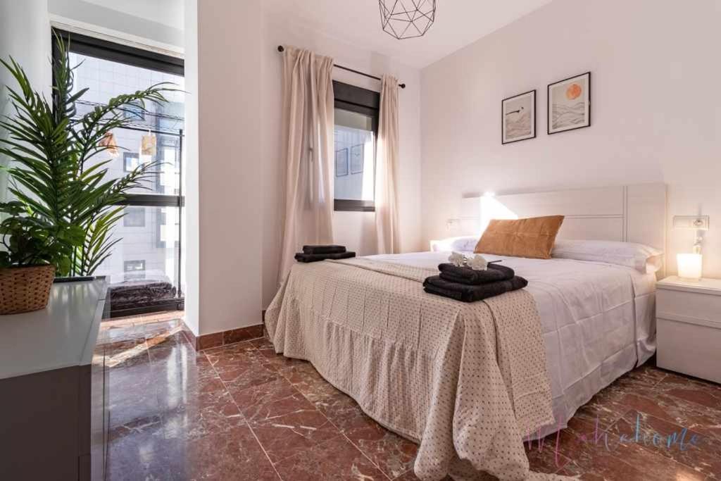 Dos dormitorios nuevo pleno centro con garaje - Housity