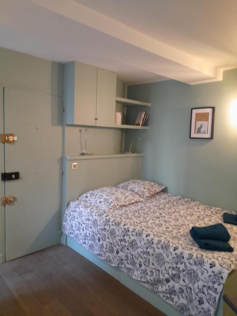 Studio équipé métro Abbesses à Montmartre - Housity