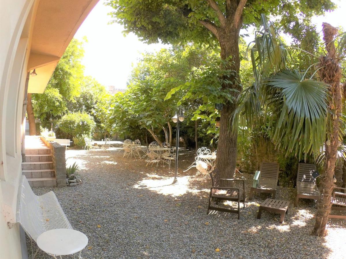 La Villa Carcassonne, Chambres d hôtes, B&B, face à la Cité Médiévale - Hizvo