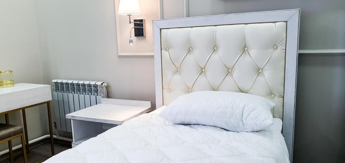 Grand Holiday Hall - Housity