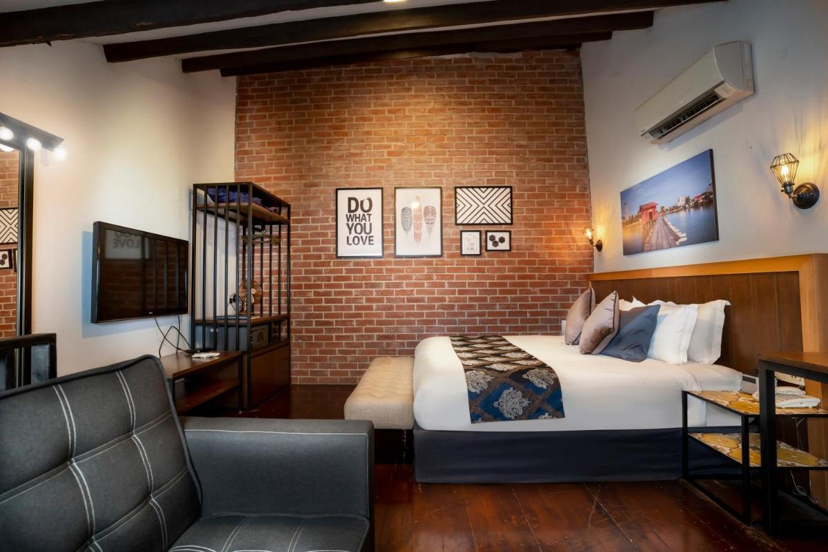 RARE Heritage House - Hizvo