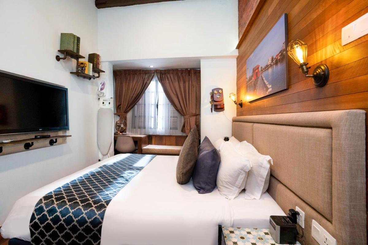 RARE Heritage House - Hizvo