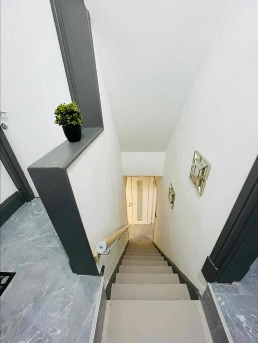 Entire 5 Star Luxury Whalley House Wifi TV Luxury - Housity