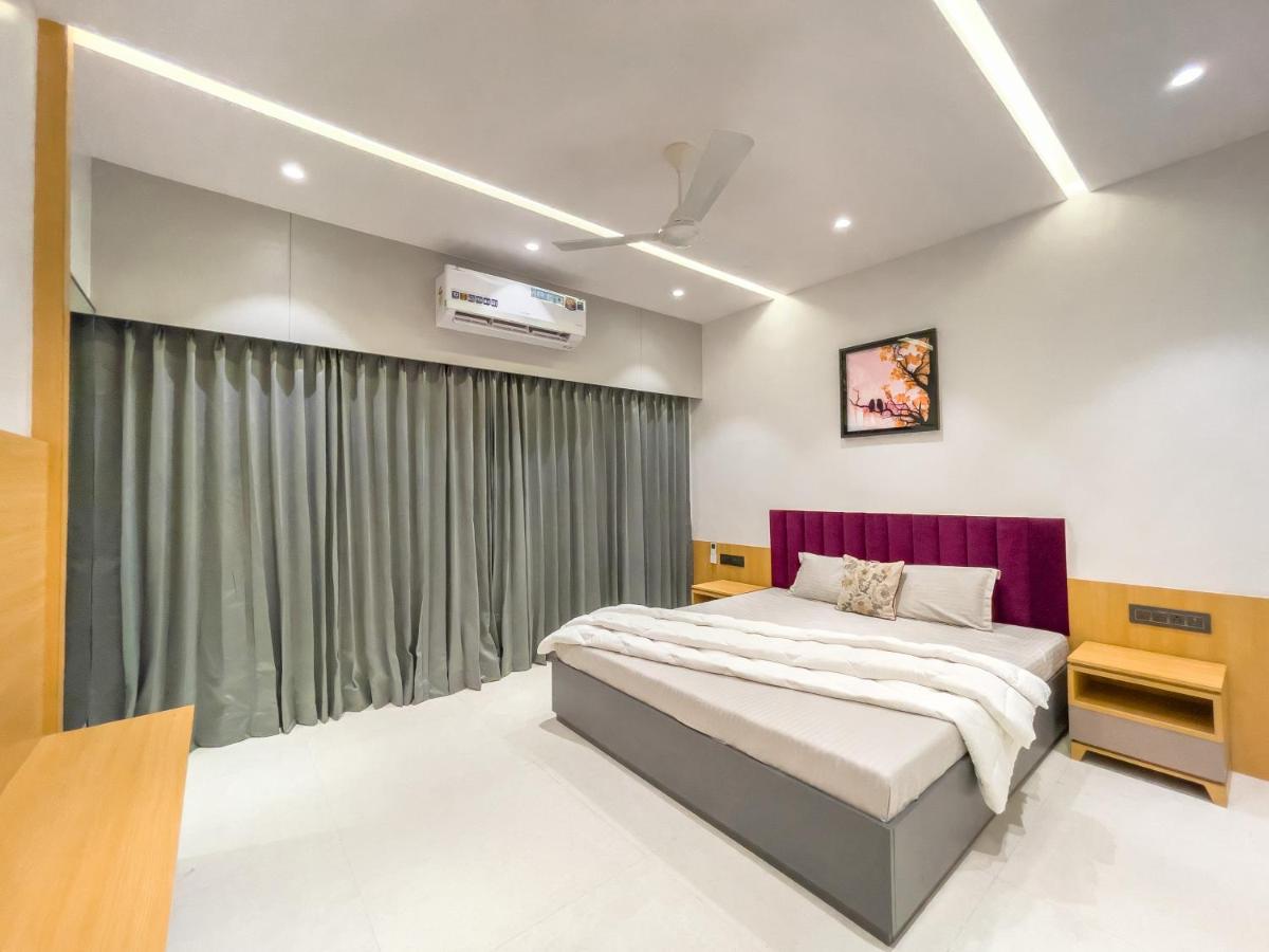 Regency Farm House With Pvt Swimming Pool Surat - Housity