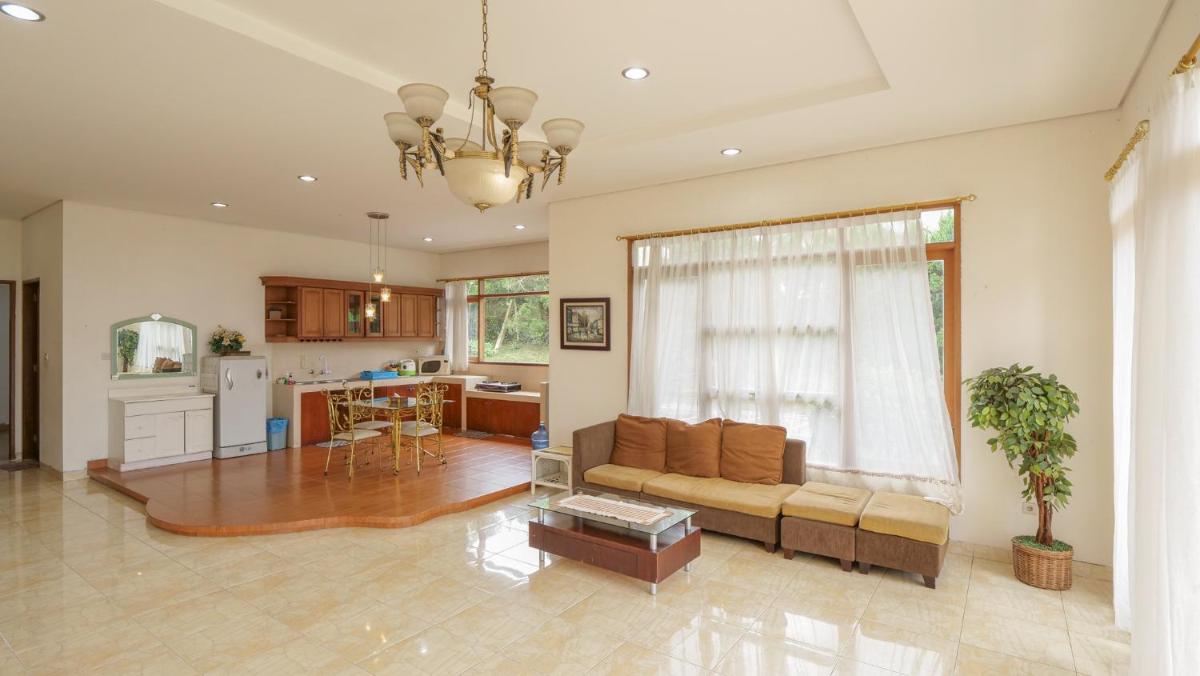 Villa Sophia Cimacan Puncak - Housity