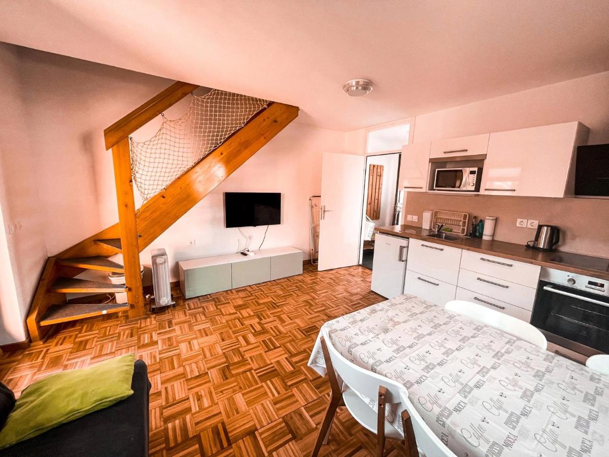 Mad House Apartment 1, Terme Čatež - Housity