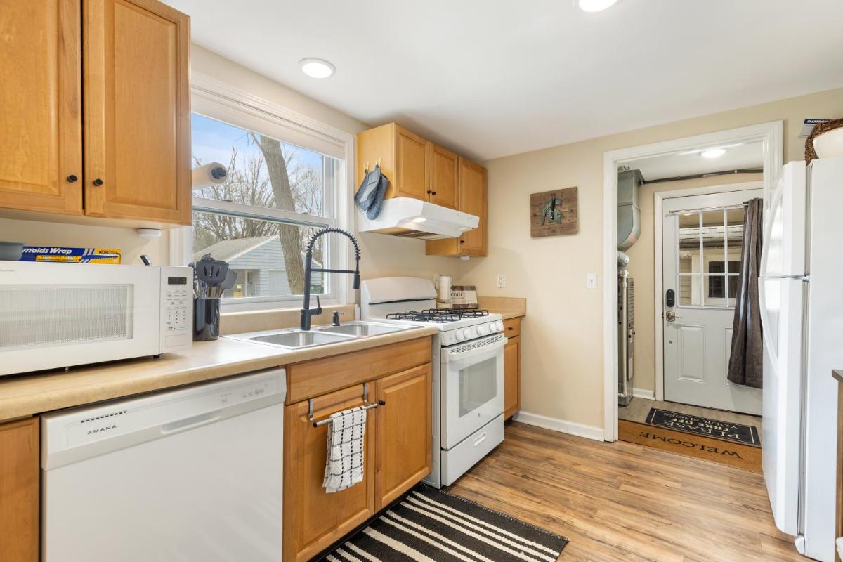 Perfect Location Walk to MSU Campus High End Mattresses Fast Wi-Fi - Housity