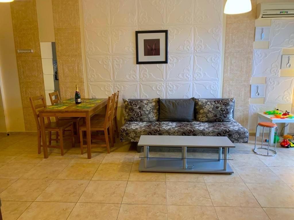 Апартаментът на пътуващия Дениз - Housity