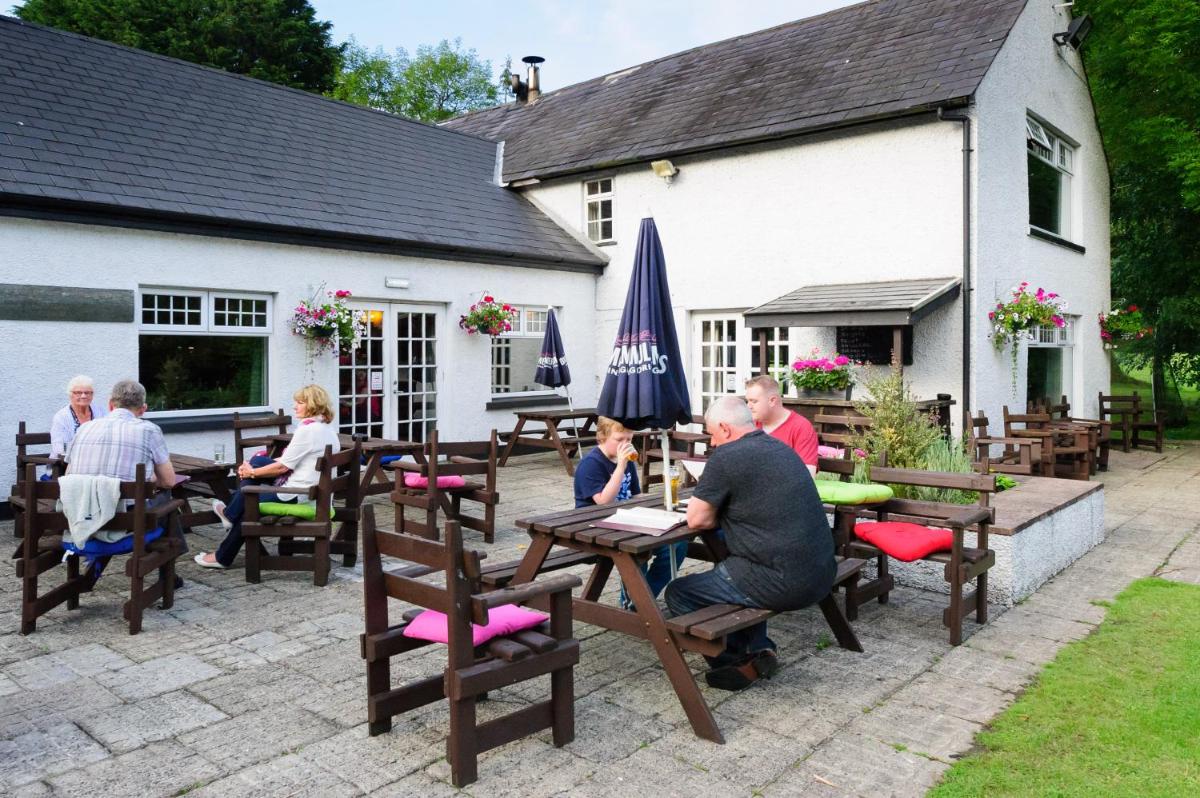 Brown Trout Golf & Country Inn - Housity