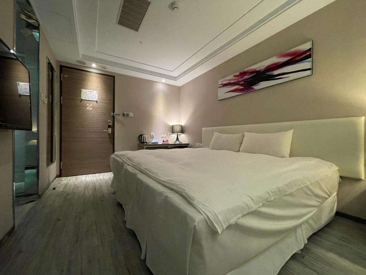 Royal Fine Hotel - Housity