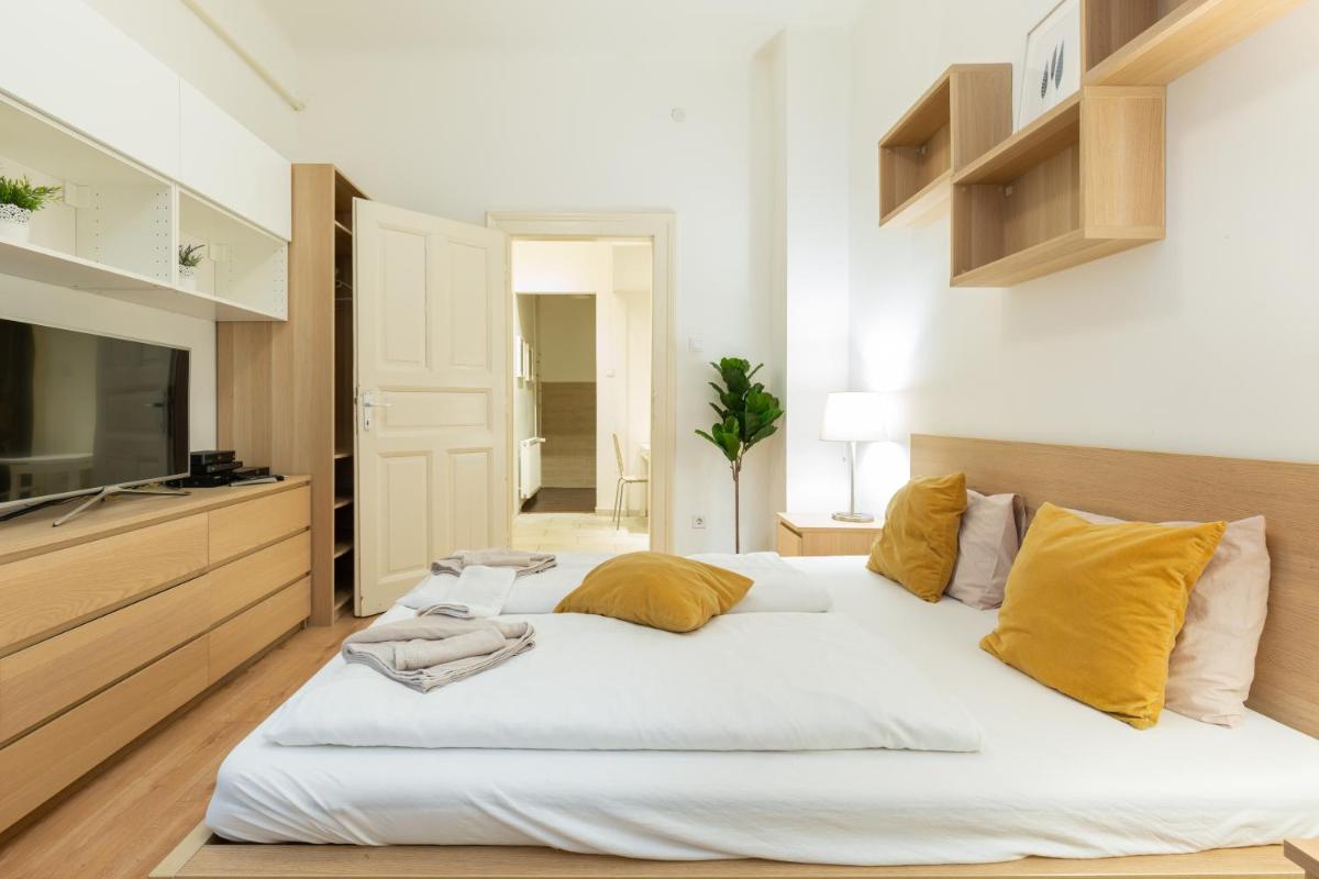 A4-6 Aulich Apartment - Housity