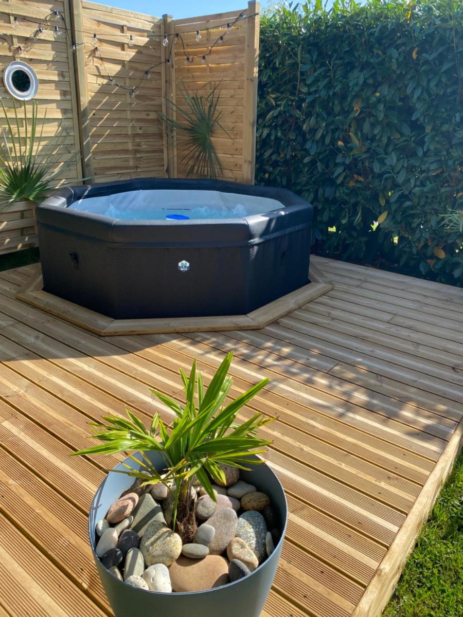 Tiny et Jacuzzi Charente Maritime - Housity