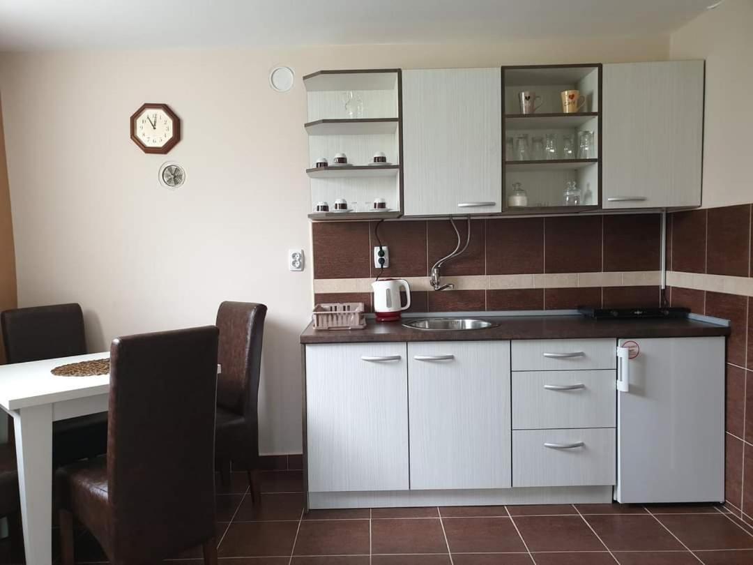 Guest House Rajvel - Housity
