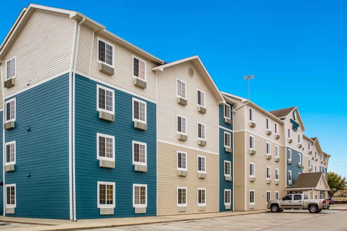 WoodSpring Suites Conroe - Housity