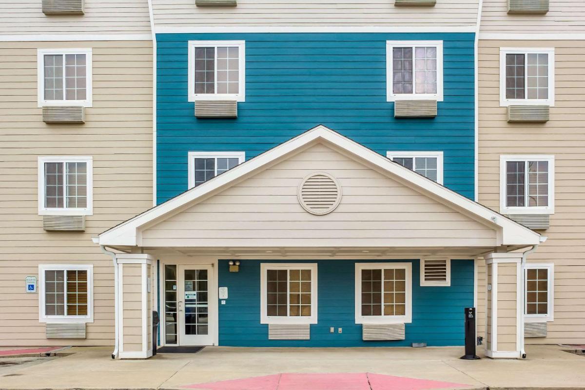 WoodSpring Suites Conroe - Housity