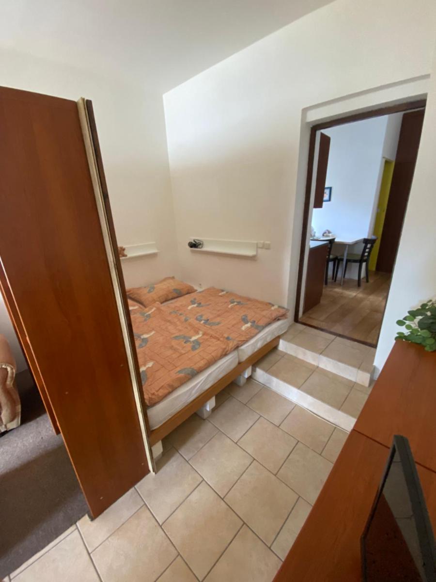 Apartmán Pod Hradem - Housity