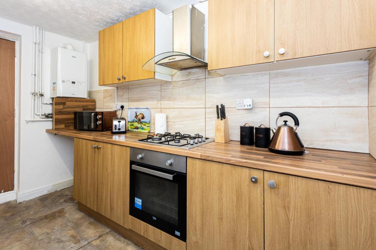 M18 Abbey Hey Guesthouse - Housity