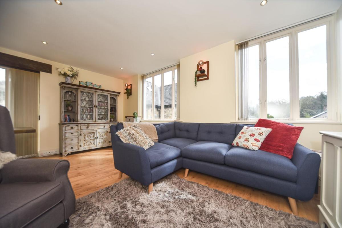 Coach House Mews - Housity