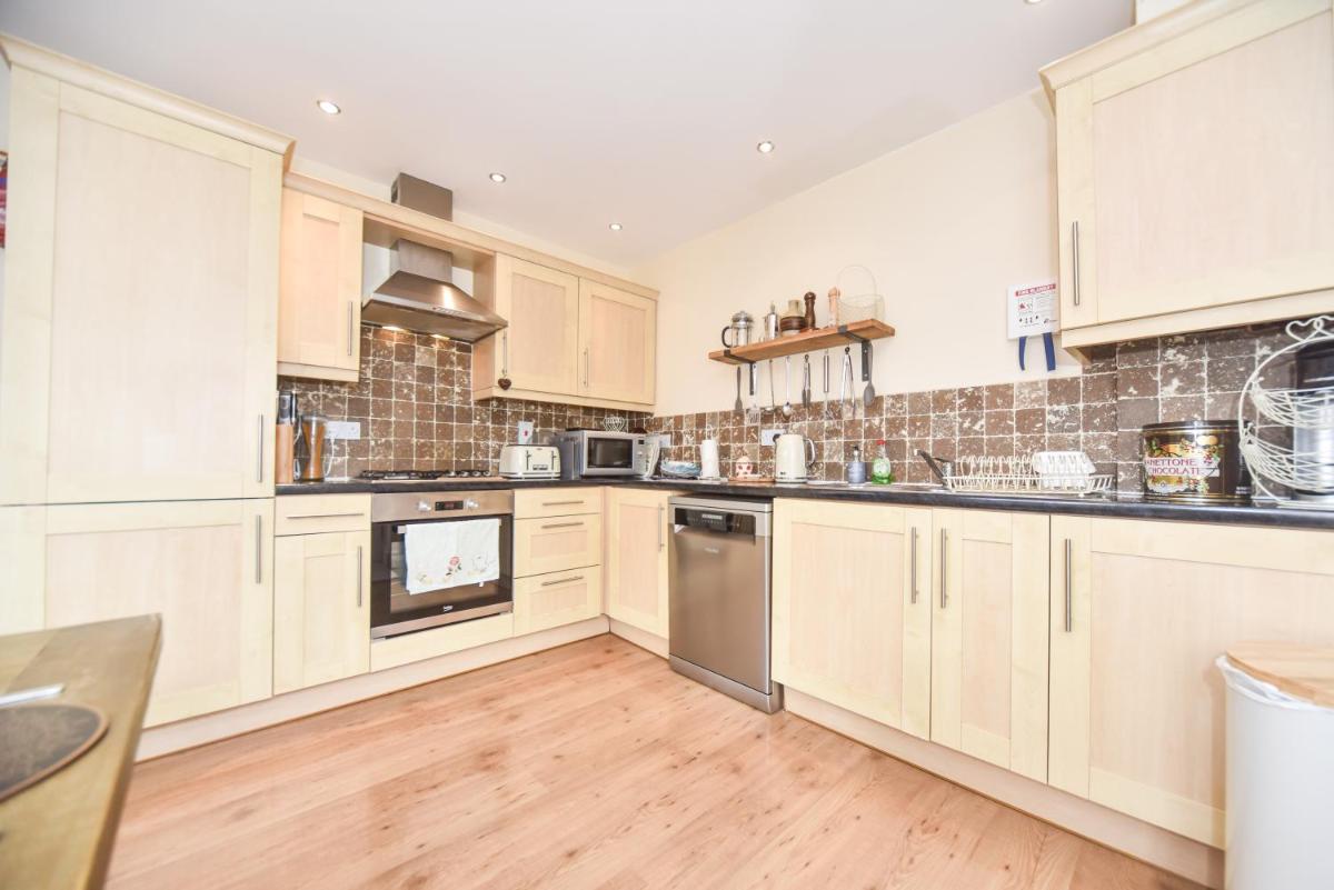 Coach House Mews - Housity
