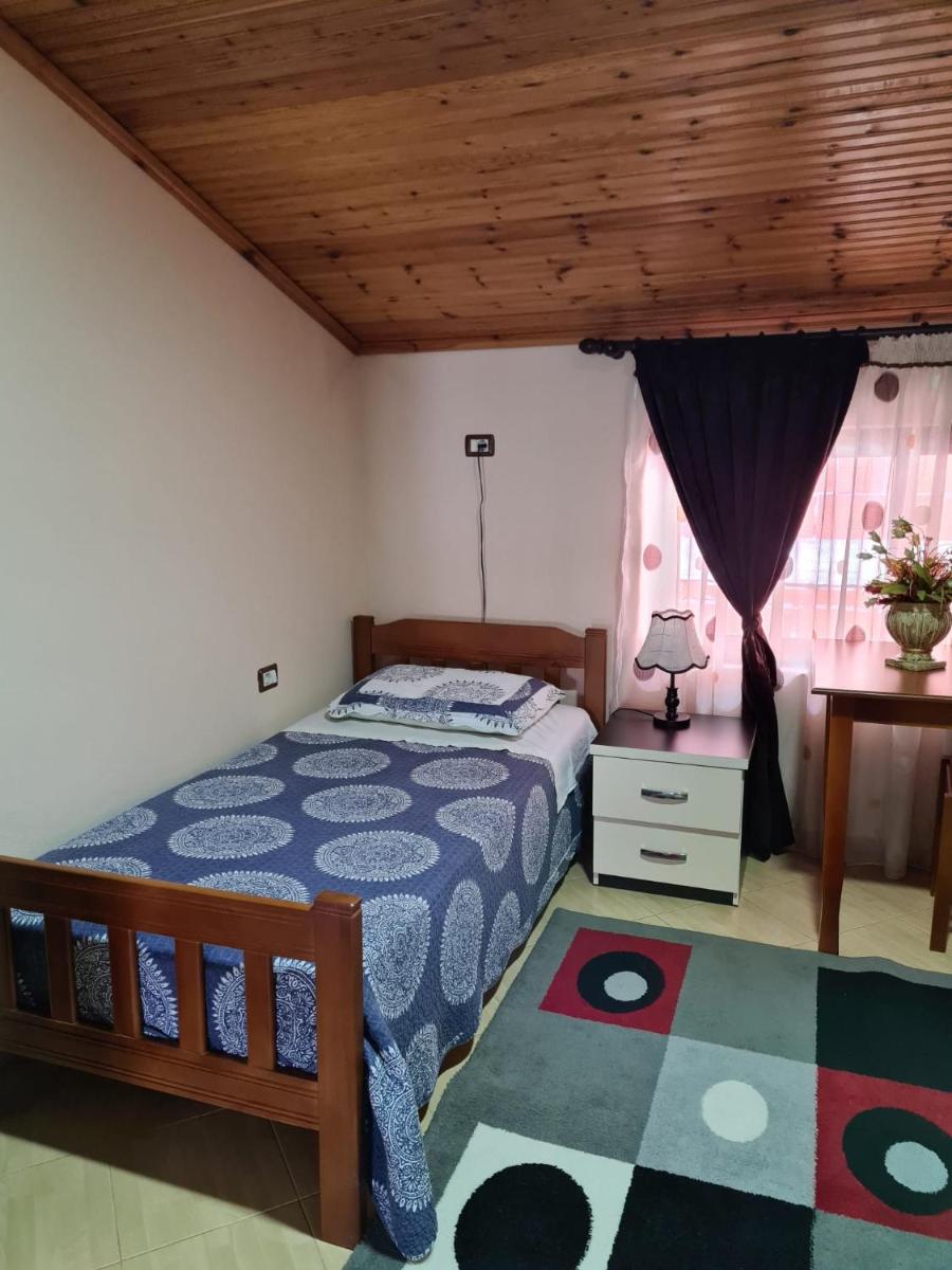 Bar Kafe Pjetri Guest House - Housity