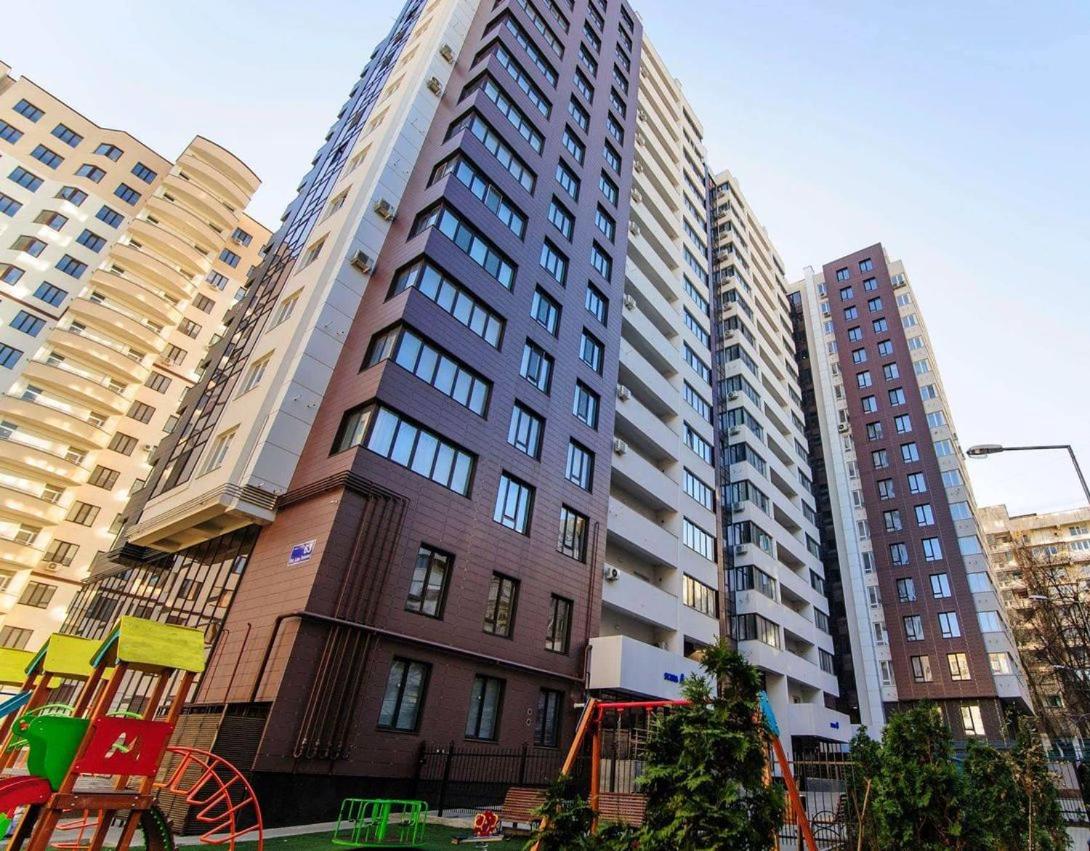 Suitetrails - Sky House, View-Comfort and Style.