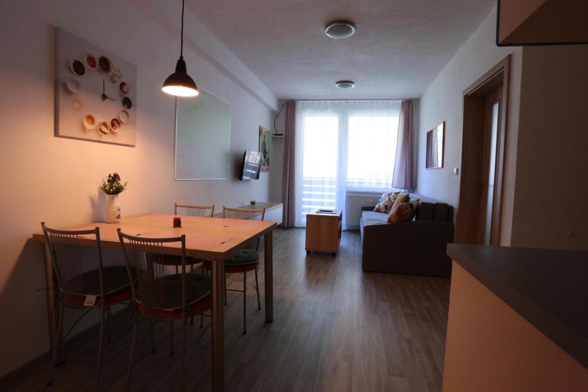 Apartman 13 Všemina - Housity
