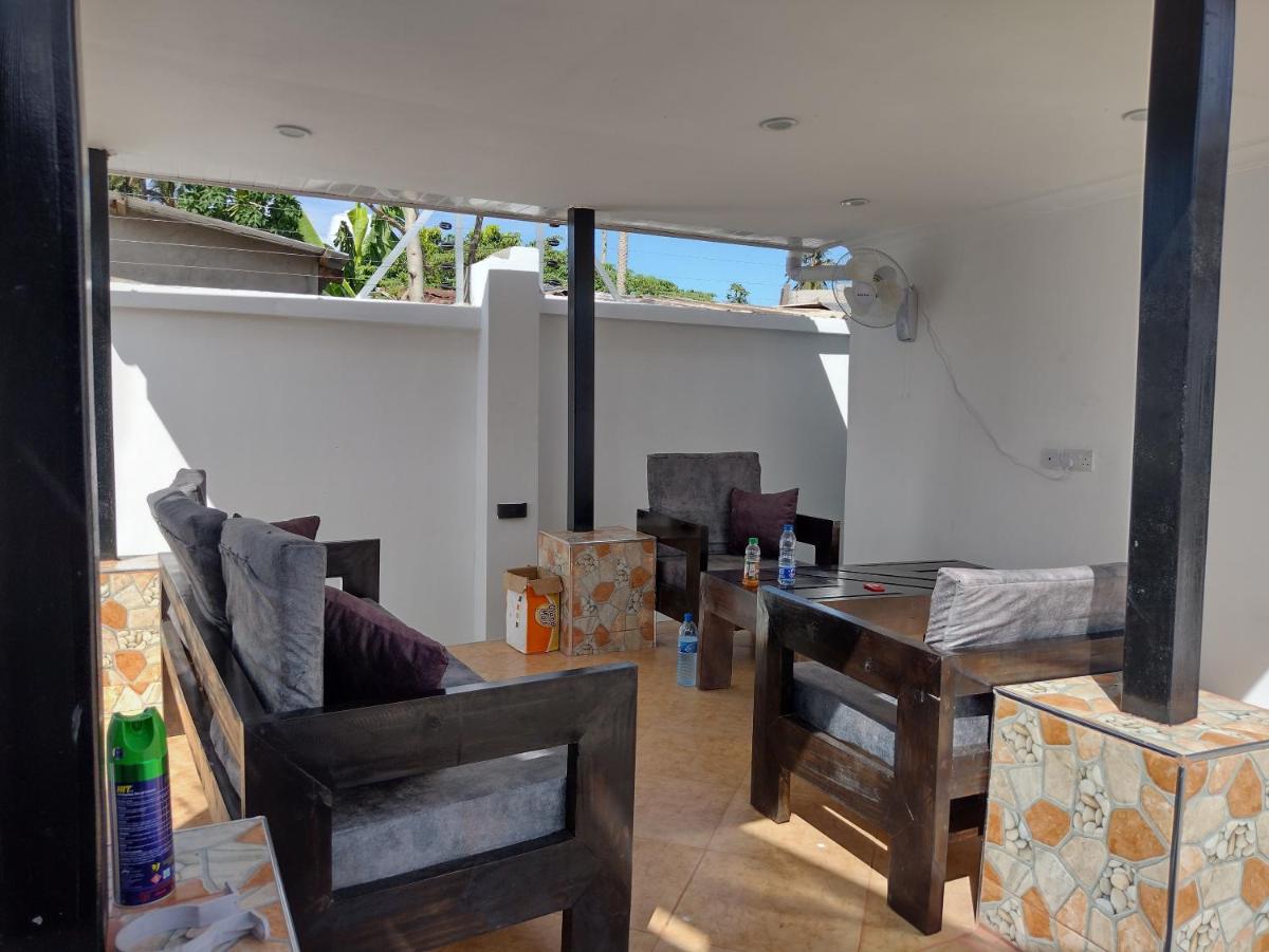 Mkamiti Villa - Airport Hotel - Housity