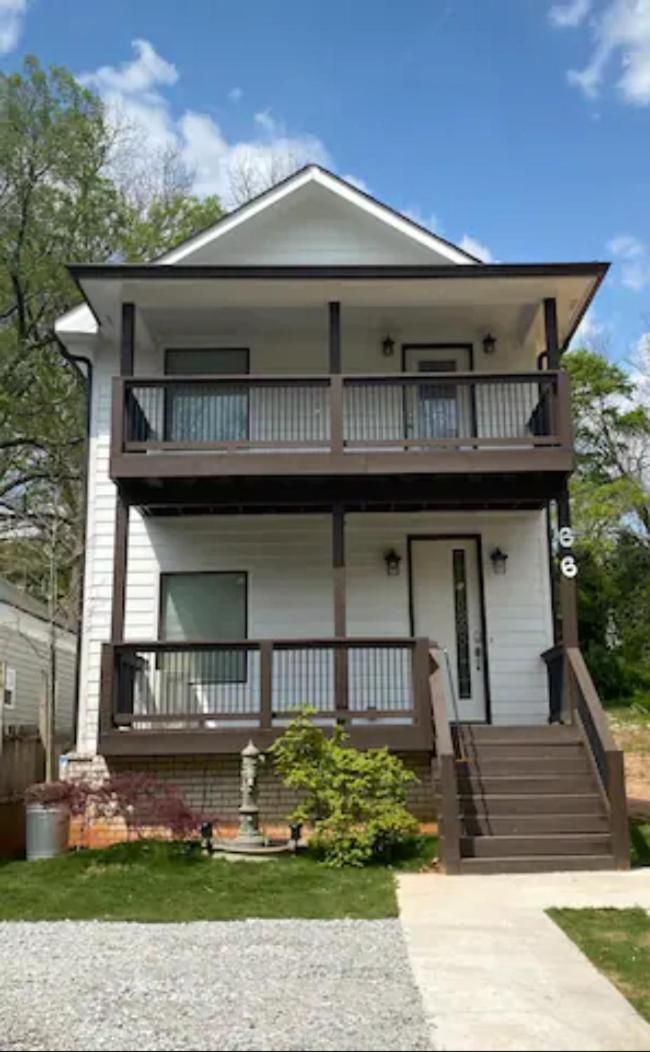 Atlanta Unit 1 Room 2 - Quiet Private Bedroom Private Bathroom Suite - Housity