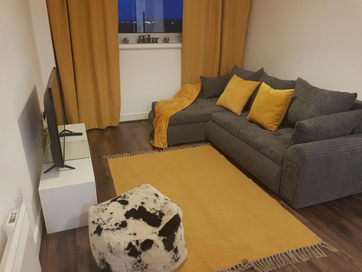 Spacious 1 bed relocation apartment free parking, - Housity