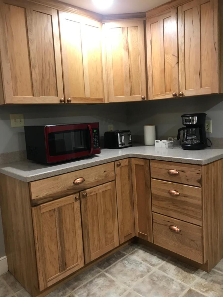 Beautiful Country Estate Basement Apartment - Housity