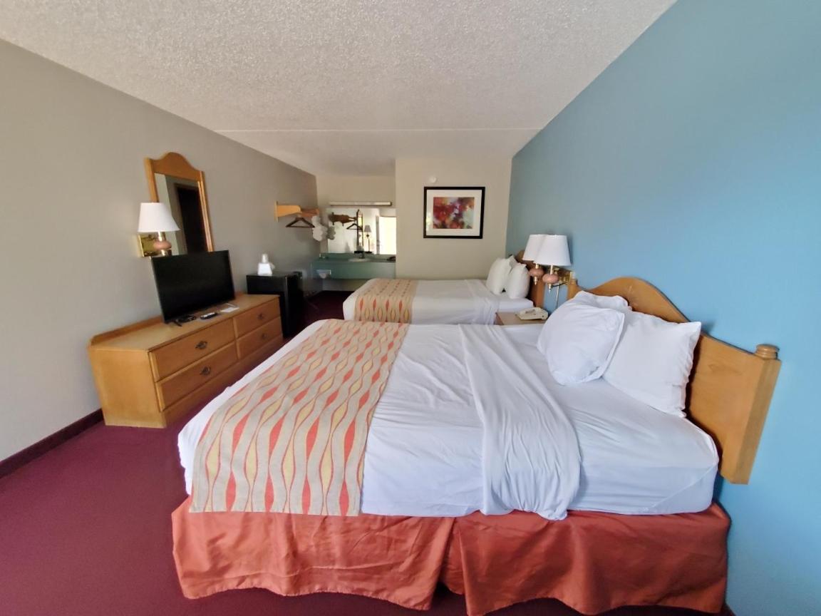 Spinning Wheel Inn - Housity