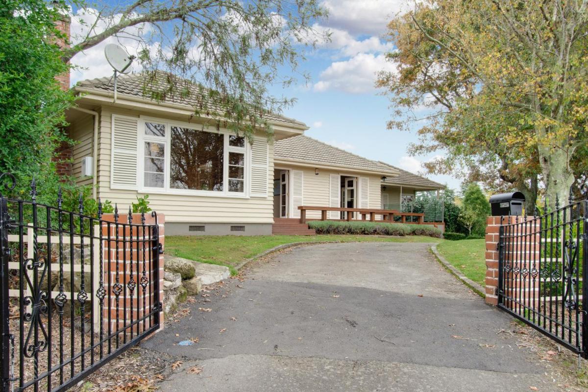 Sherri's Abode - Havelock North Holiday Home - Housity
