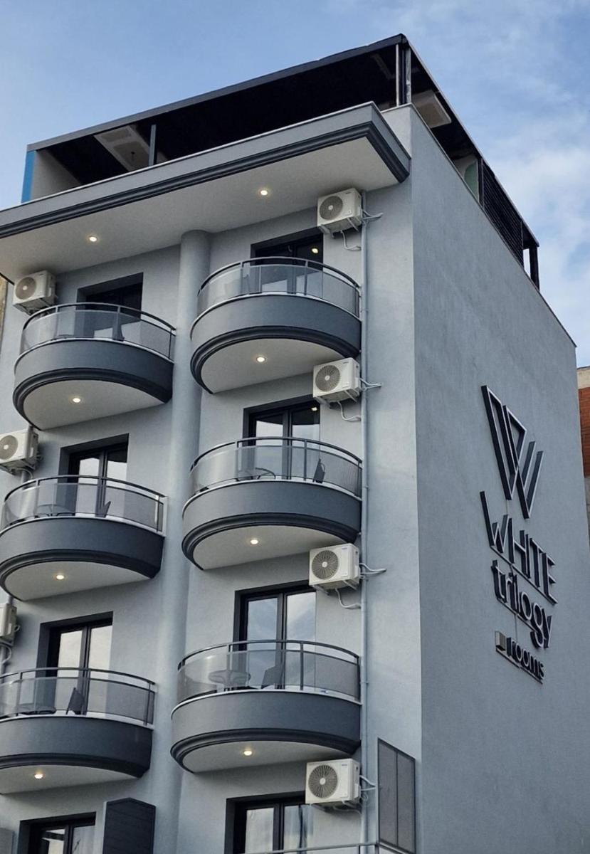 White Trilogy - Housity