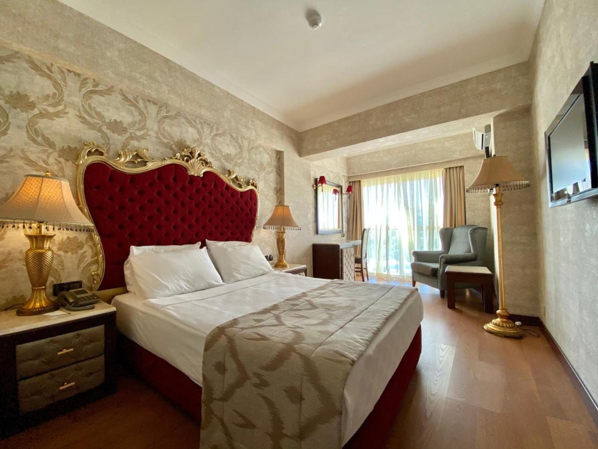 LAUR HOTELS Experience & Elegance - Housity