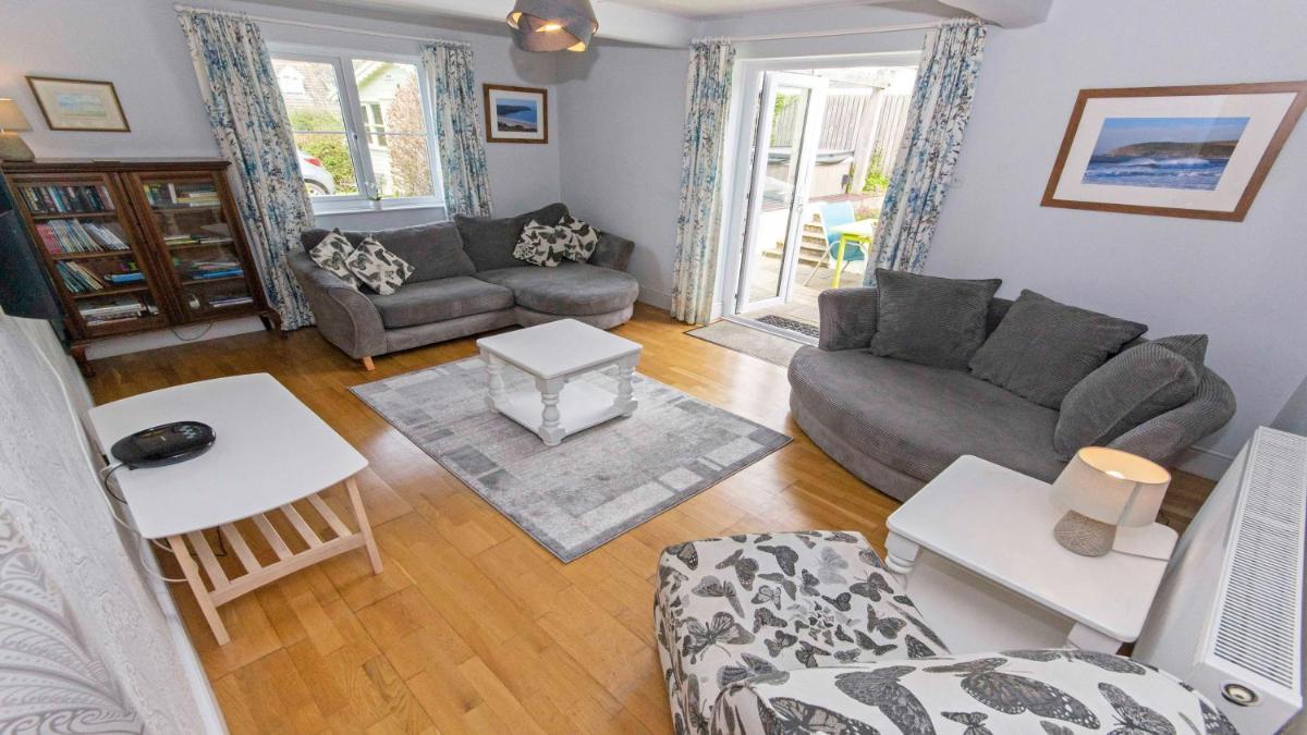 Bridge Cottage Croyde - Modern design twist with heritage character & Hot Tub Option - Sleeps 8 - Housity