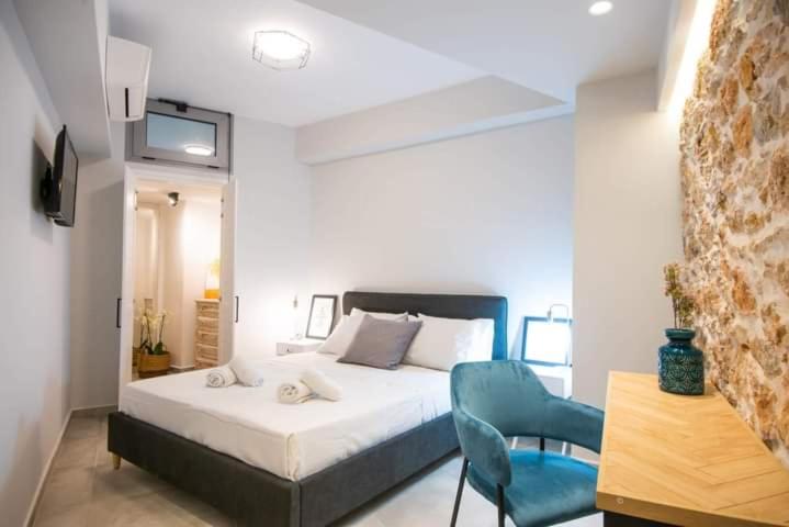 M&E house city center private parking - Housity