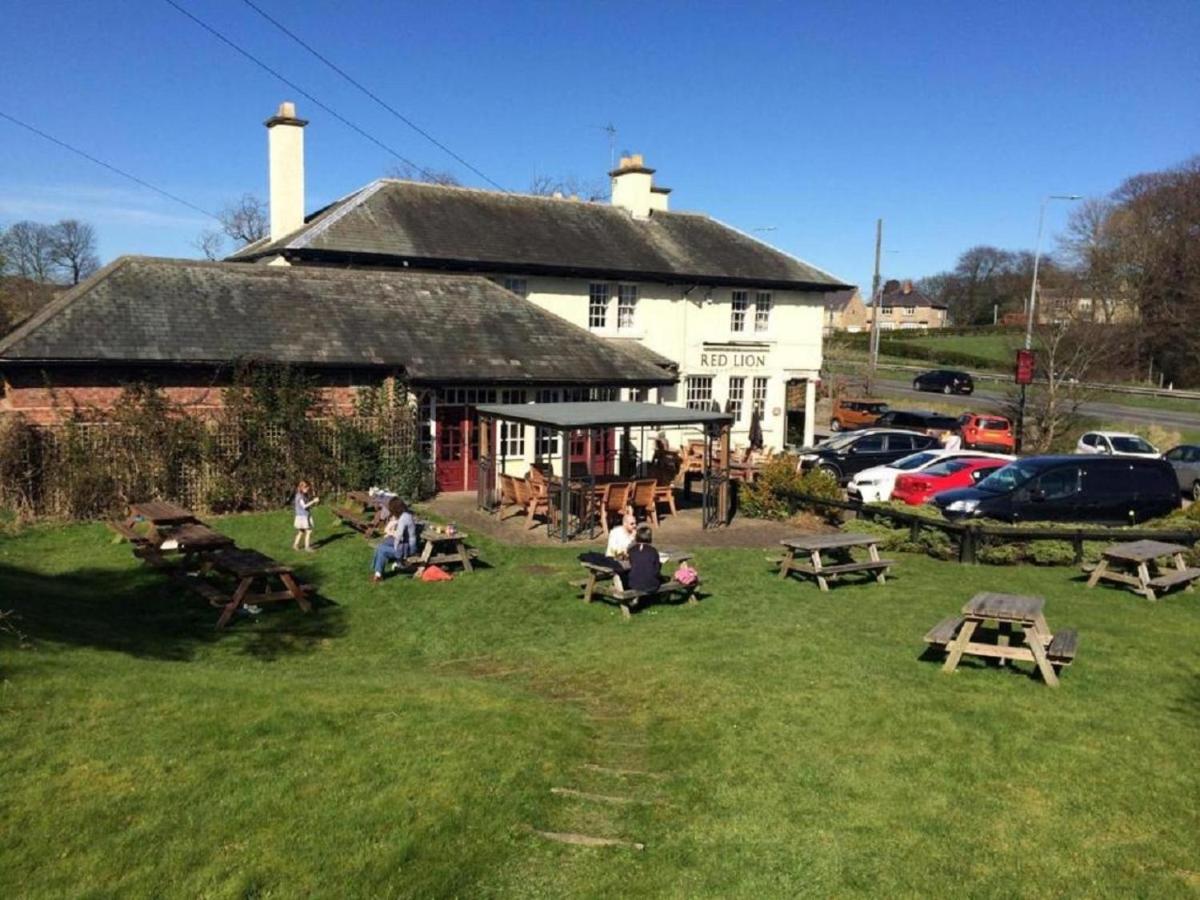 The Red Lion Hotel - Housity