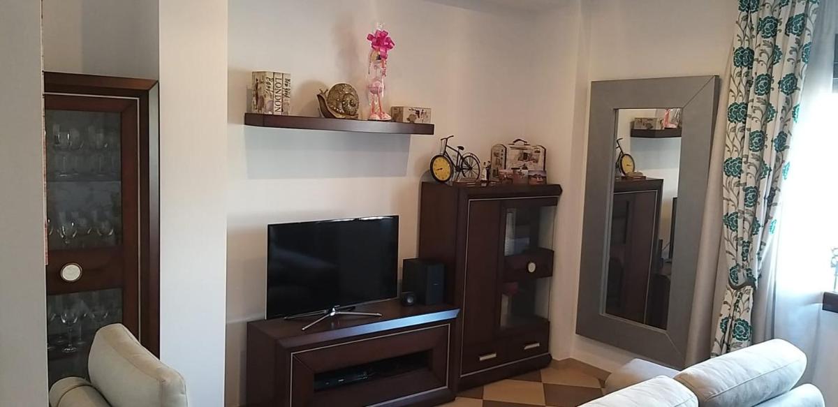 APARTAMENTO REFORMADO Y LUMINOSO EN AGUILAR DE LA FRONTERA - Housity