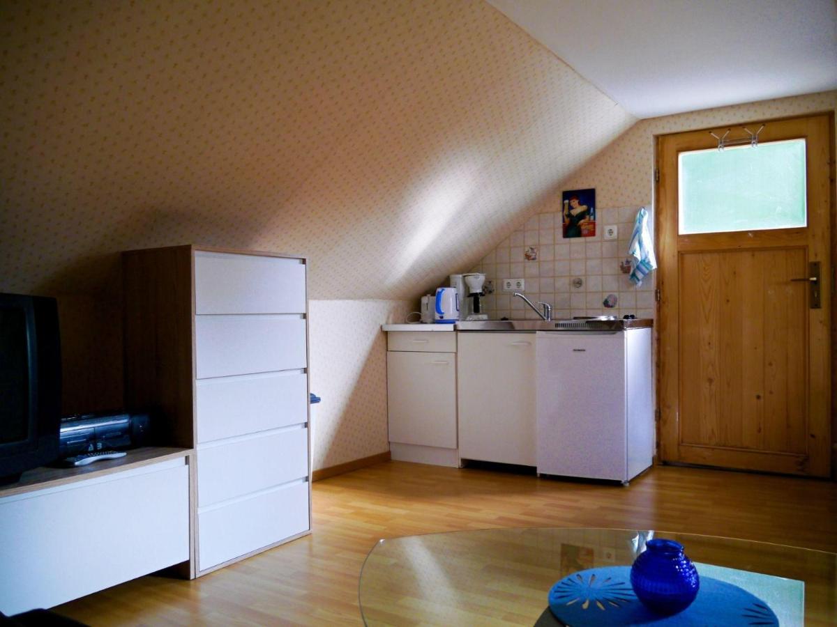 Kaiserbad-Heringsdorf-Kuscheliges-Ferienzimmer-Kraehennest - Housity