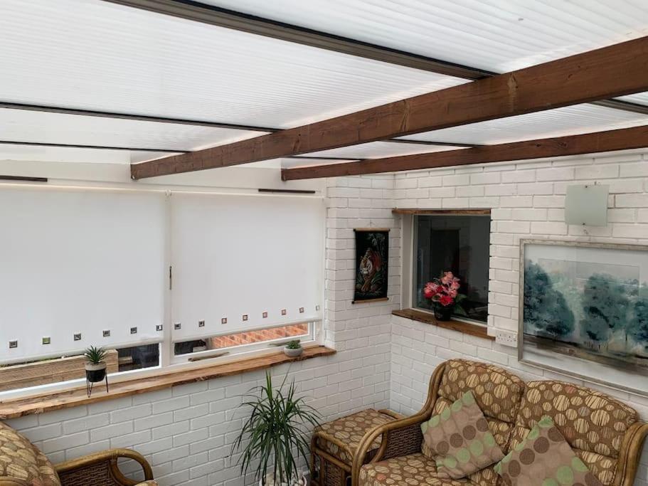 Mikes at Menai - Stylish & Spacious 3 bed house in Menai Bridge. - Housity