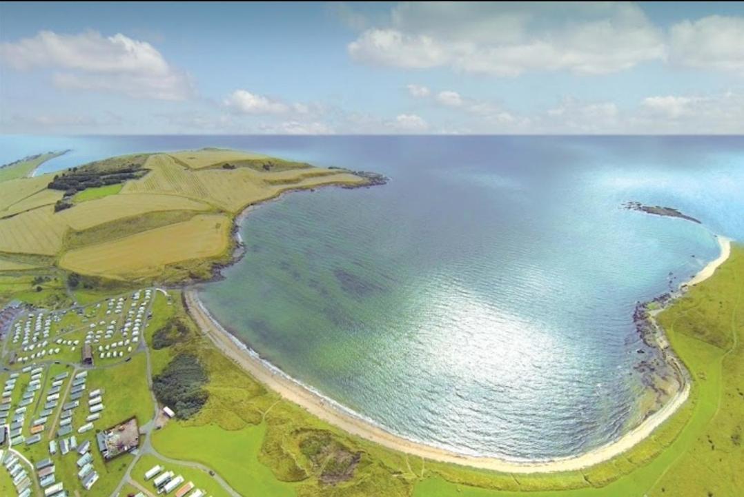 COASTAL CARAVAN ELIE sleeps 6 - Housity