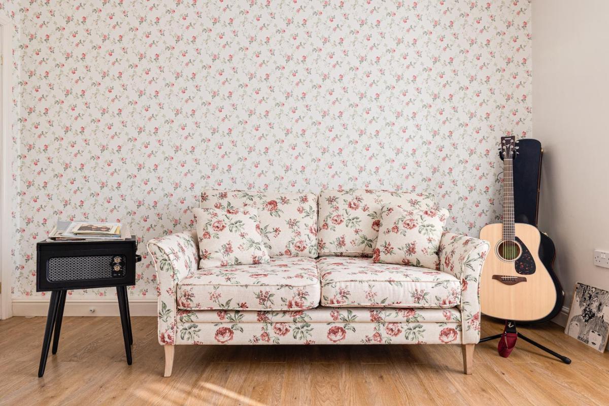 George Harrison's Former 3Bed Home in Liverpool - Housity