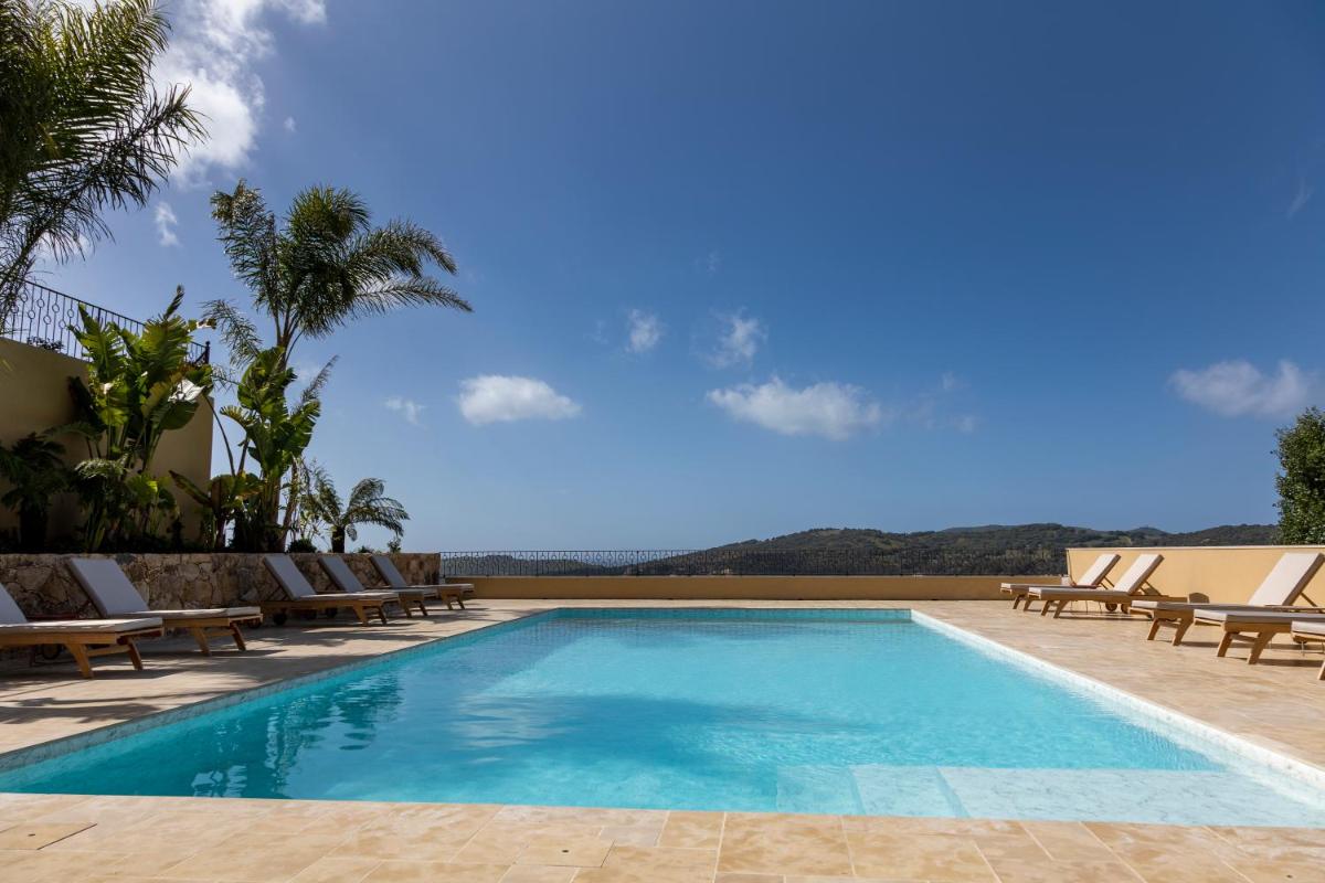 Piscine de l'établissement Résidence Omigna ou située à proximité
