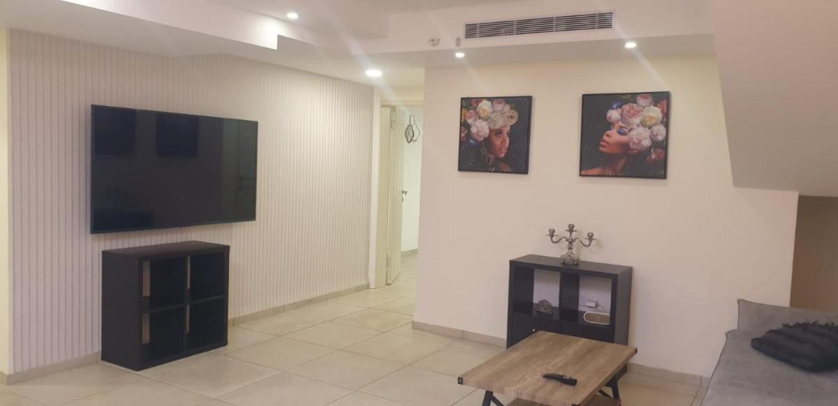 Emely house - Housity